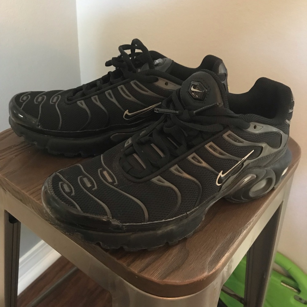 Nike Air. 5.5Y black GUC!